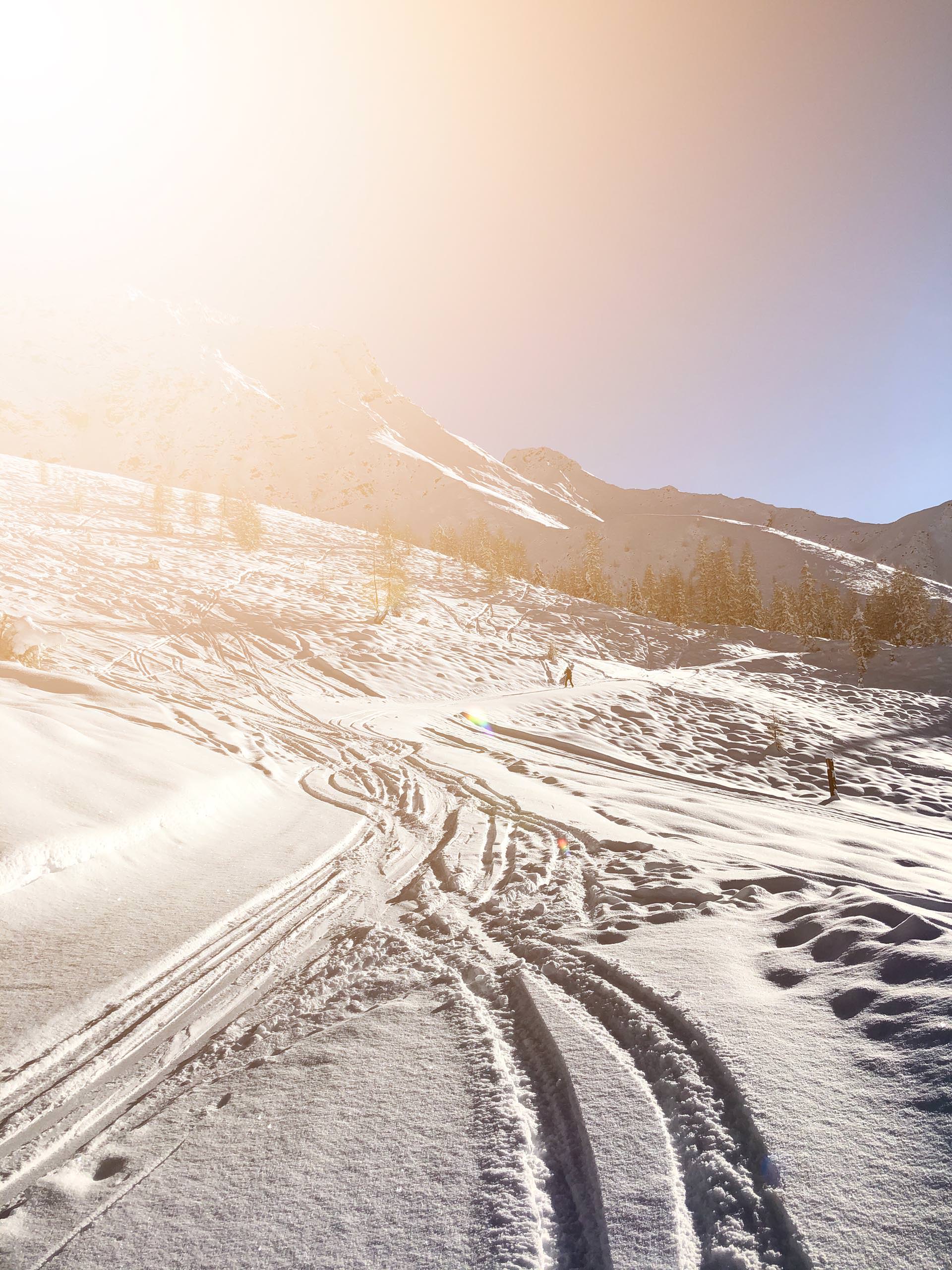 Ein Winterurlaub in Serfaus-Fiss-Ladis verspricht perfekte Skitage auf der Piste, im Snowpark und auf den Freeride-Hängen. Lies exklusive Tipps dazu am Hotelblog.